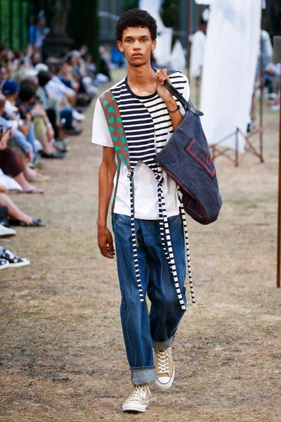 Look 9